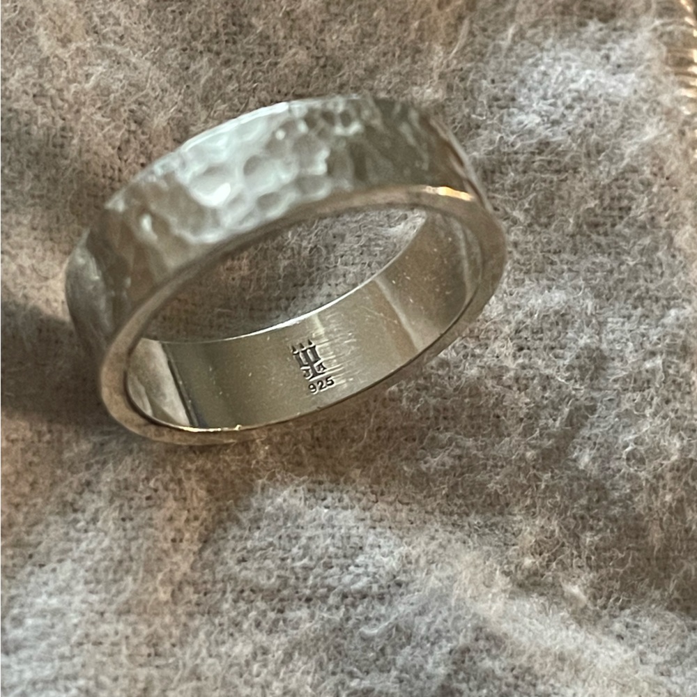 EUC James Avery Hammered Men’s Ring